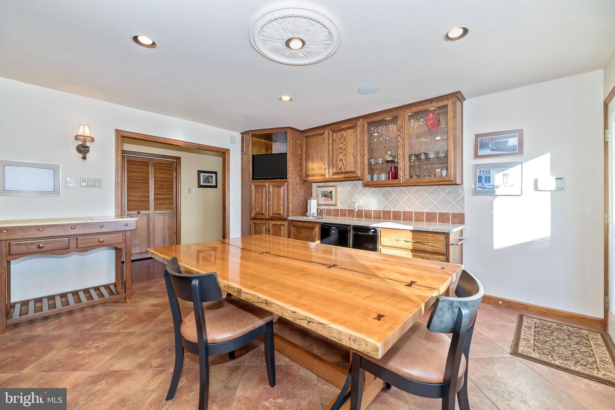 14109 Old Frederick Road Rocky Ridge, MD 21778 - Photo 38 of 124 Breakfast Area