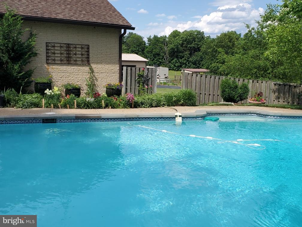 14109 Old Frederick Road Rocky Ridge, MD 21778 - Photo 83 of 124 Pool