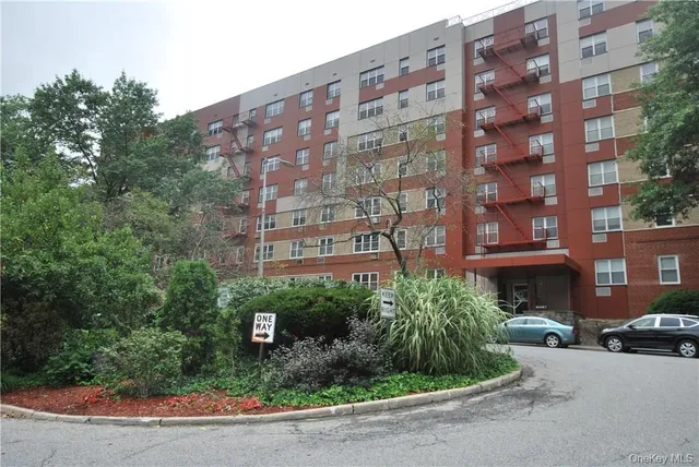 $279,000 | 7 Balint Drive, Unit 625, Yonkers, NY 10710