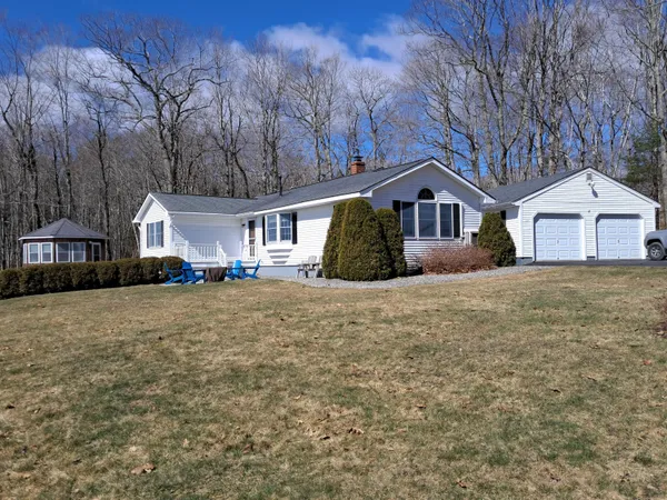 $399,900 | 22 Mountainview Drive, Winterport, ME 04496