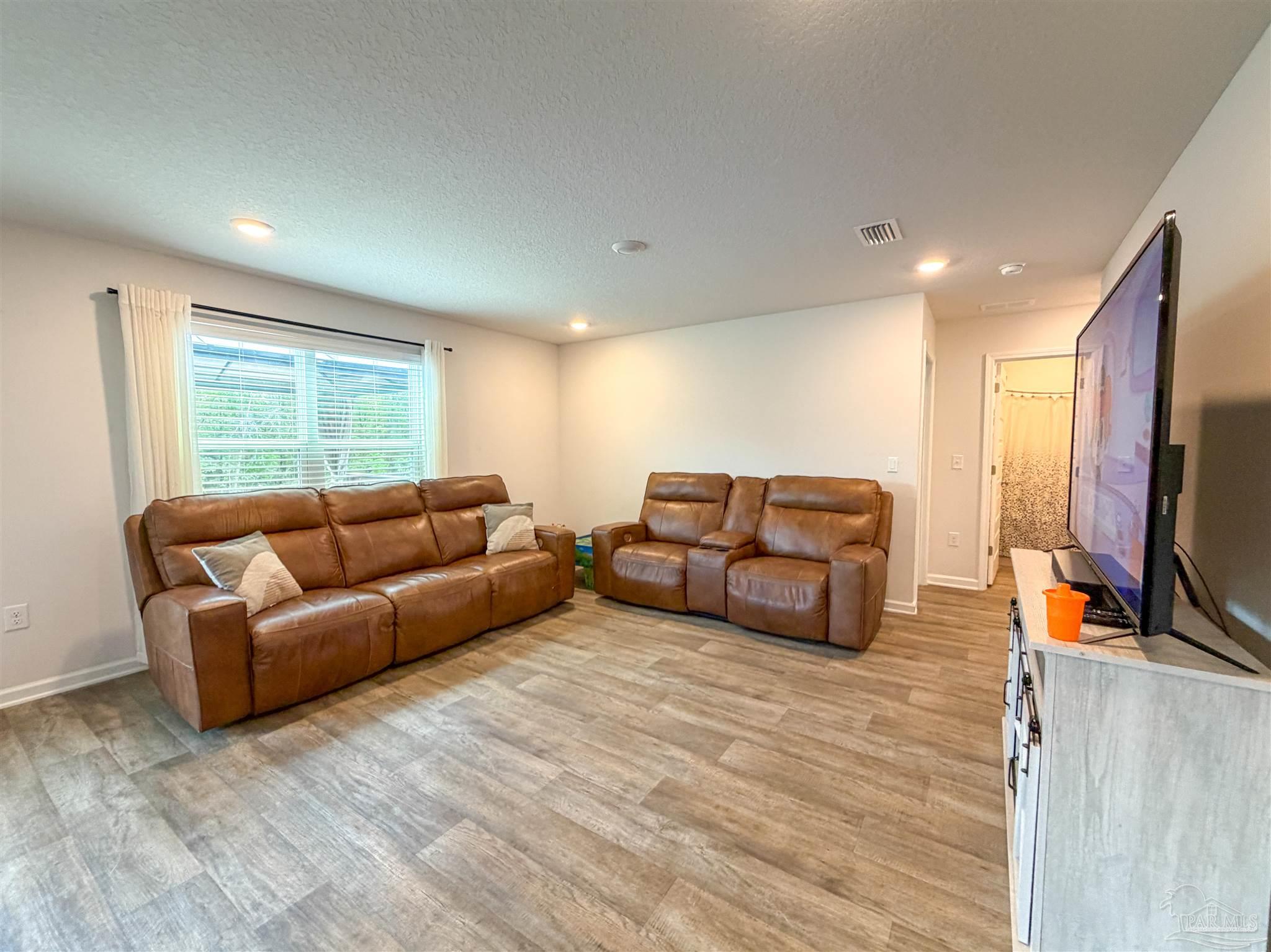 5469 Merlin Way Milton, FL 32583 - Photo 11 of 40