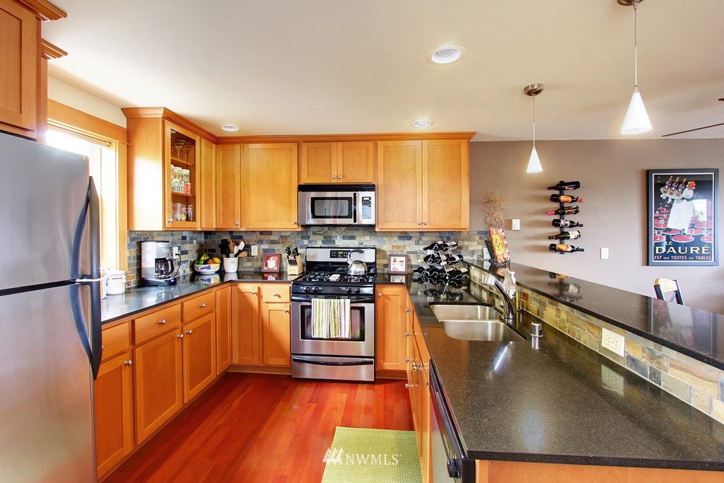 4119 Southwest Morgan Street, Unit A Seattle, WA 98136 - Photo 3 of 16 Gallery Image 3