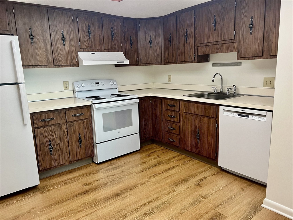 404 Paradise Road, Unit PHJ Swampscott, MA 01907 - Photo 12 of 30