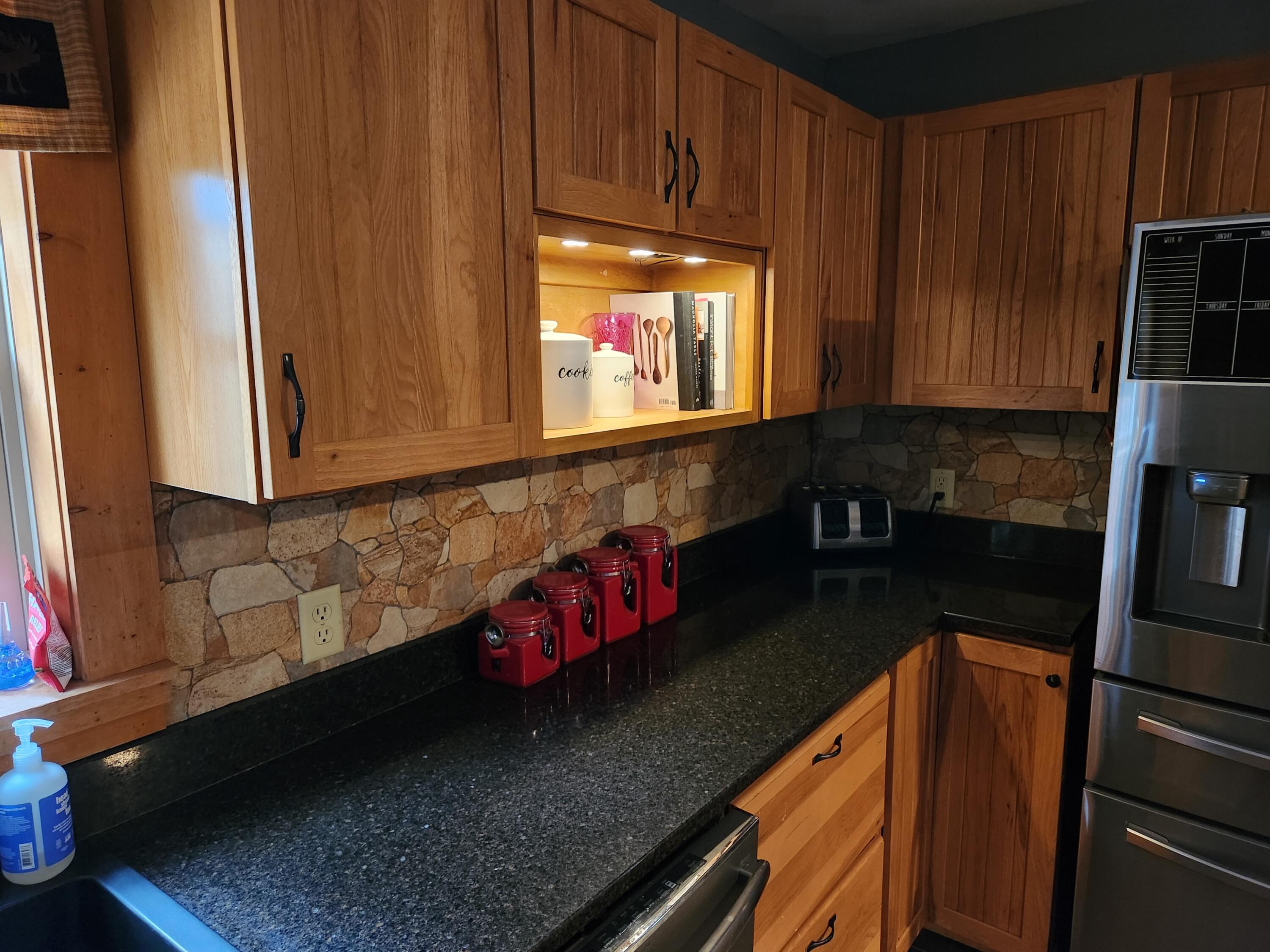 93 Loop Road Lincoln, ME 04457 - Photo 7 of 45 Granite Countertops