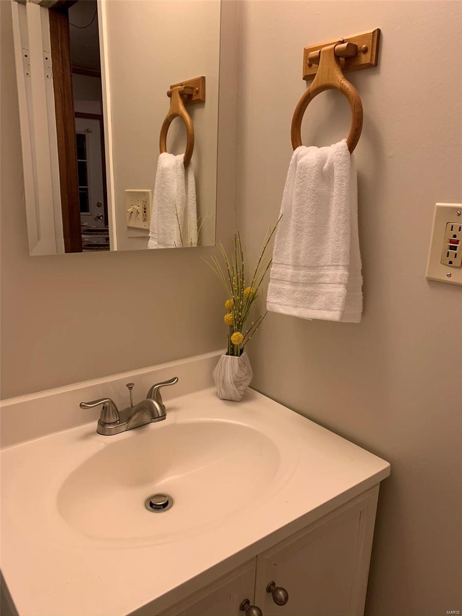 2641 Carson Road St. Louis, MO 63114 - Photo 17 of 28 Gallery Image 17