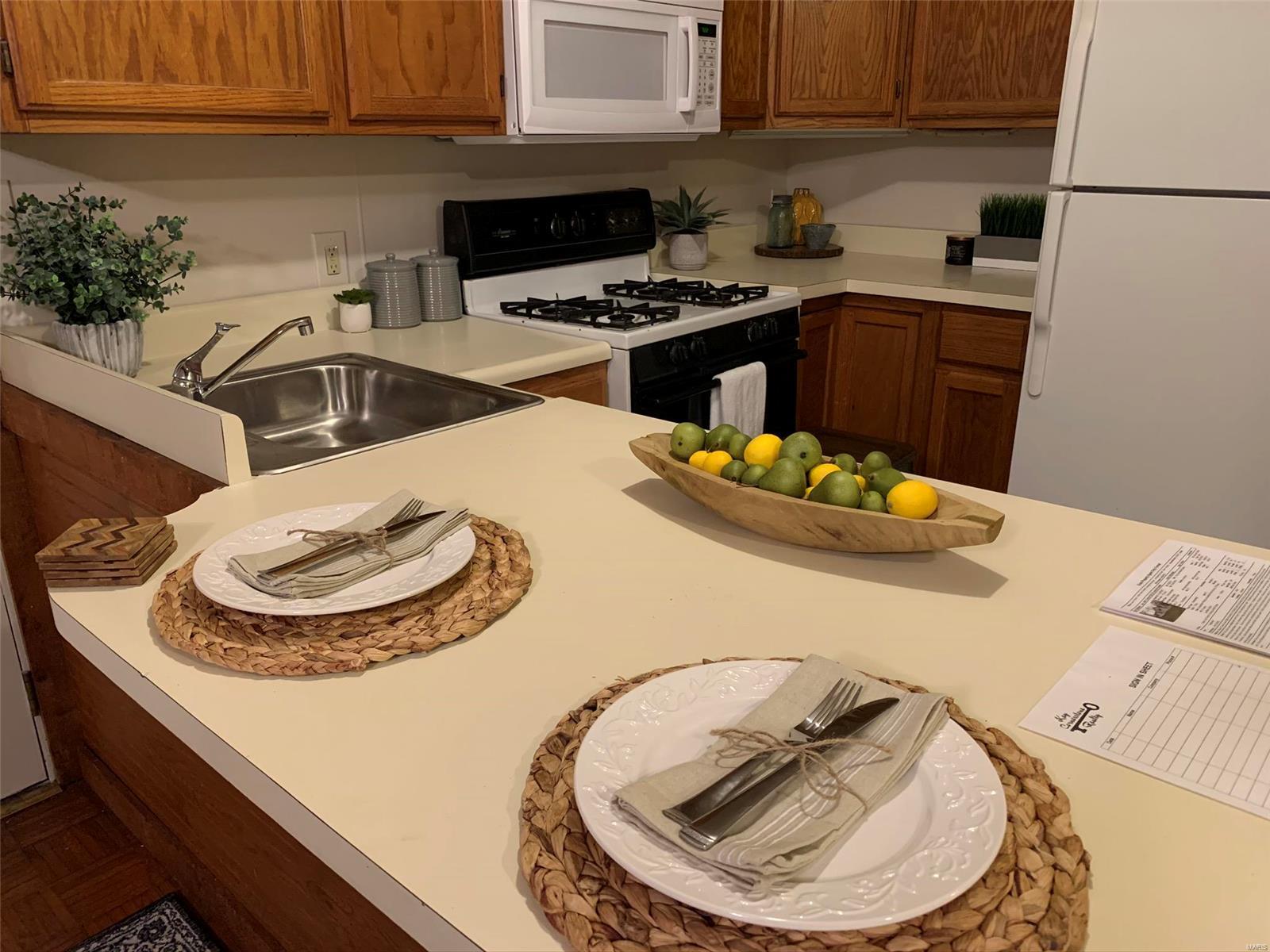 2641 Carson Road St. Louis, MO 63114 - Photo 5 of 28 Gallery Image 5
