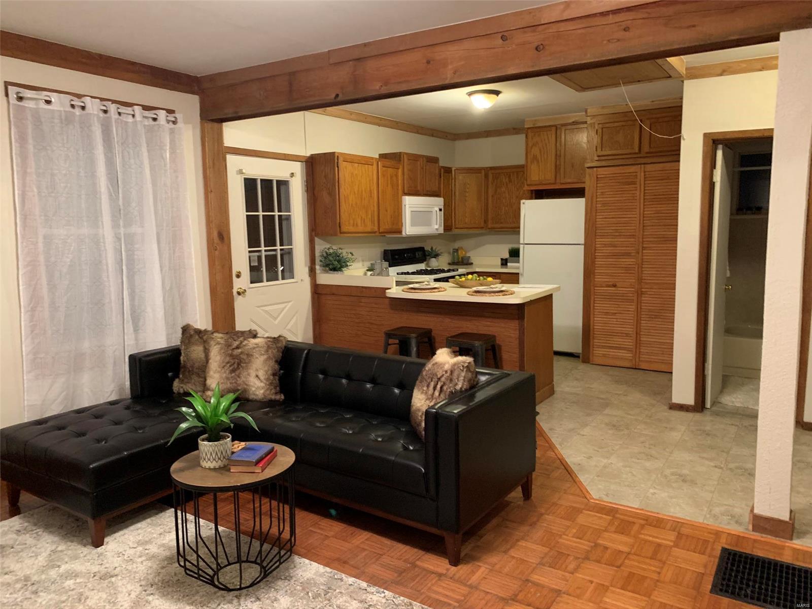 2641 Carson Road St. Louis, MO 63114 - Photo 7 of 28 Gallery Image 7