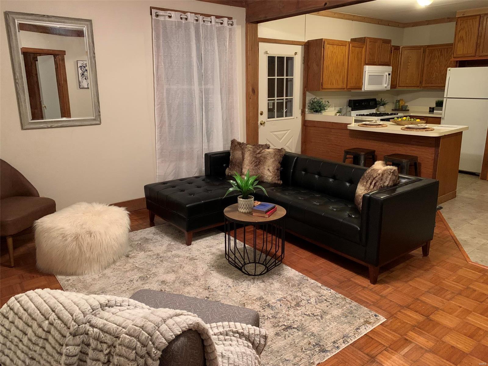 2641 Carson Road St. Louis, MO 63114 - Photo 8 of 28 Gallery Image 8