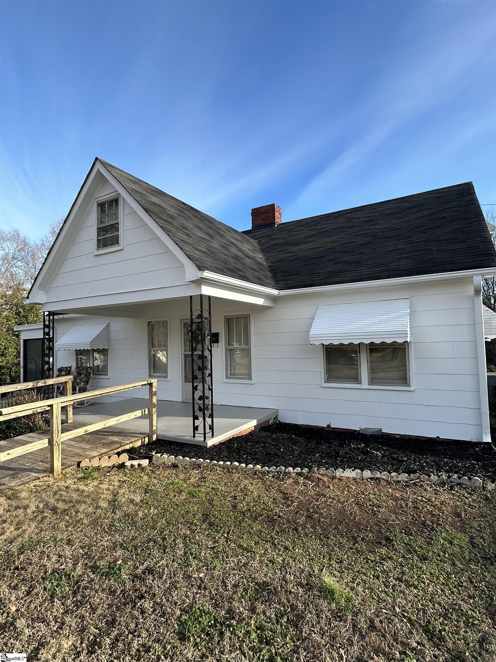 304 Stutts Avenue Union, SC 29379 - Photo 2 of 23