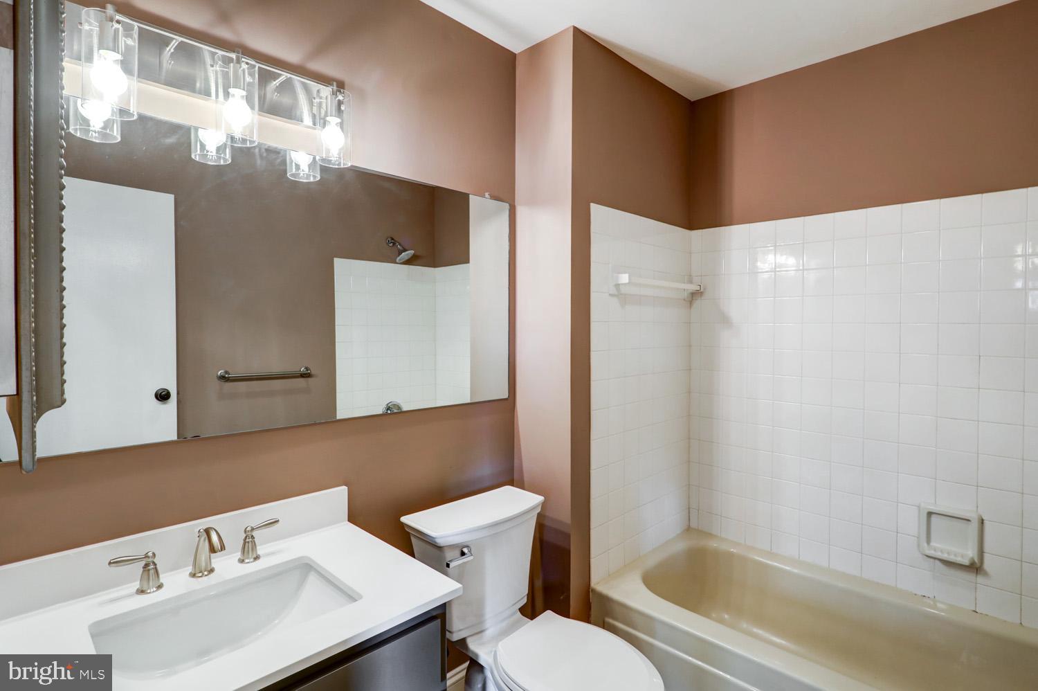 406 Valleybrook Drive Lancaster, PA 17601 - Photo 11 of 31