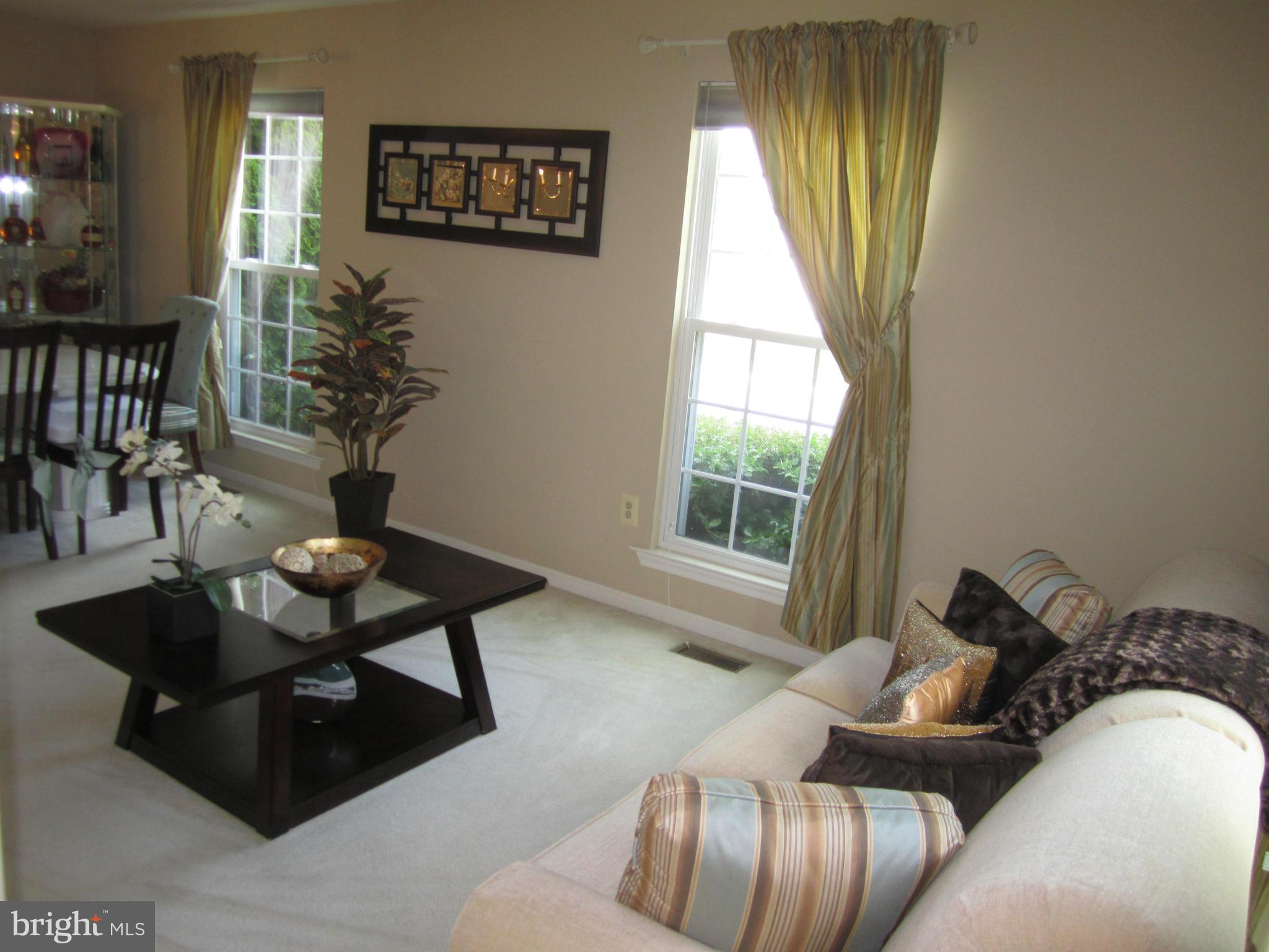 201 Pidco Road Reisterstown, MD 21136 - Photo 3 of 19 Living Room