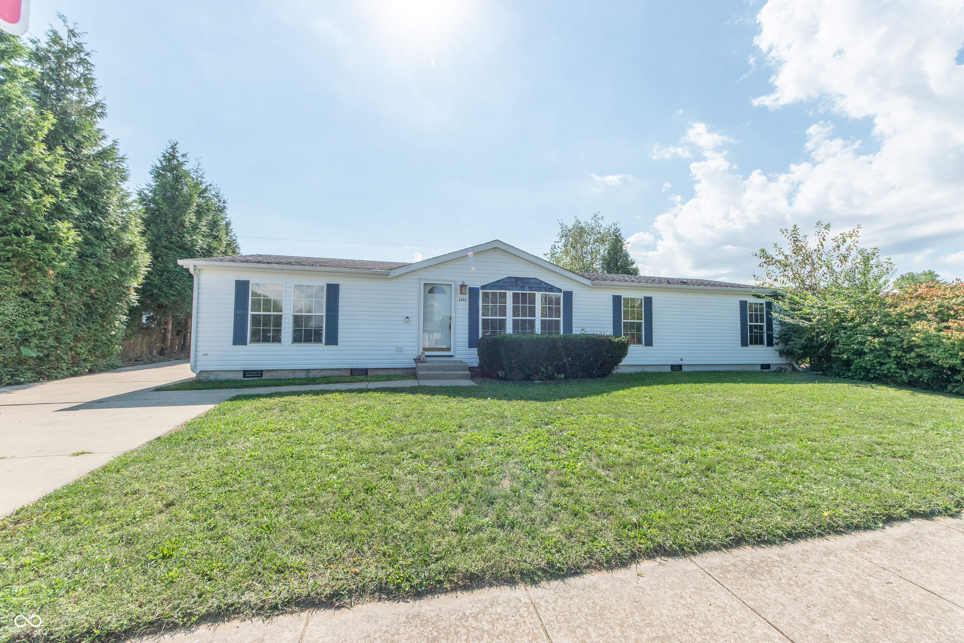 3333 Spring Valley Drive Columbus, IN 47203 - Photo 1 of 25 Gallery Image 1