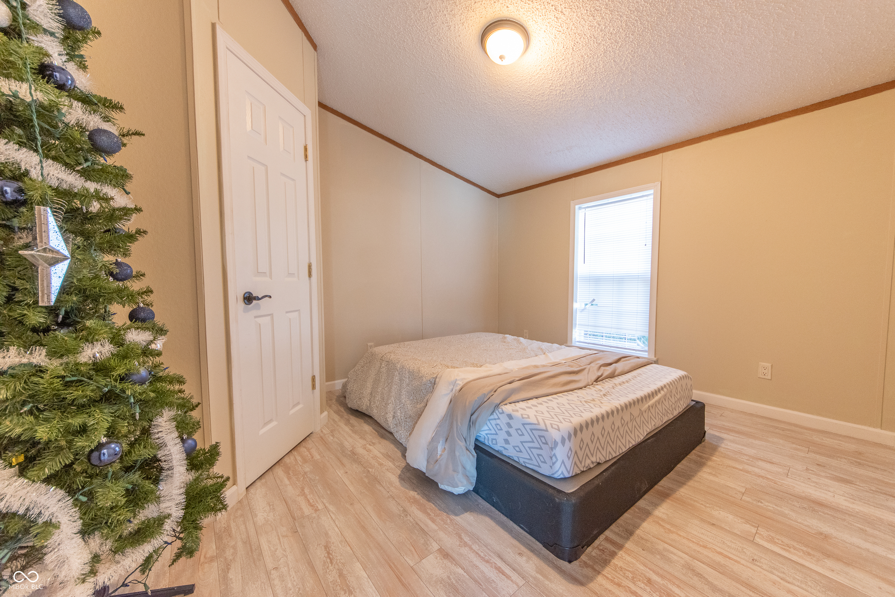 3333 Spring Valley Drive Columbus, IN 47203 - Photo 11 of 25 Gallery Image 11