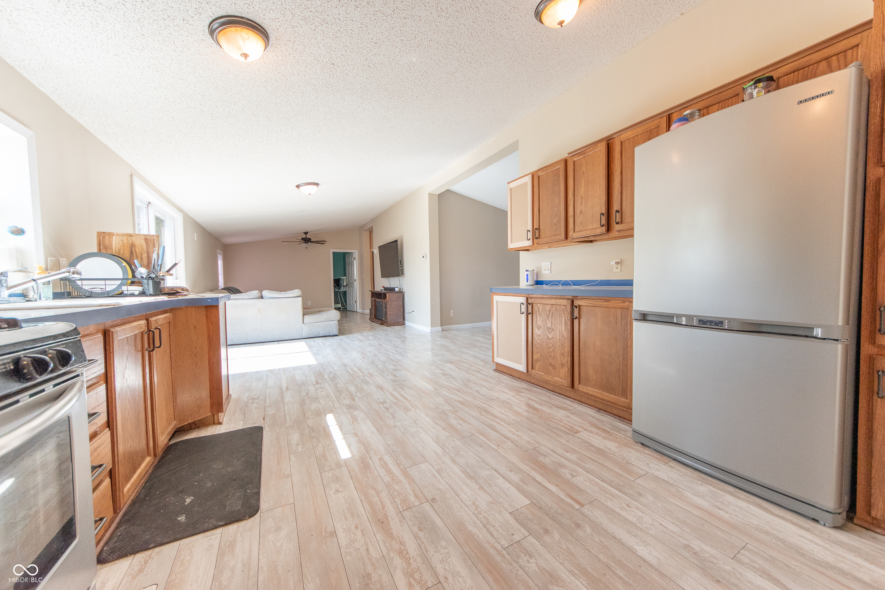 3333 Spring Valley Drive Columbus, IN 47203 - Photo 4 of 25 Gallery Image 4