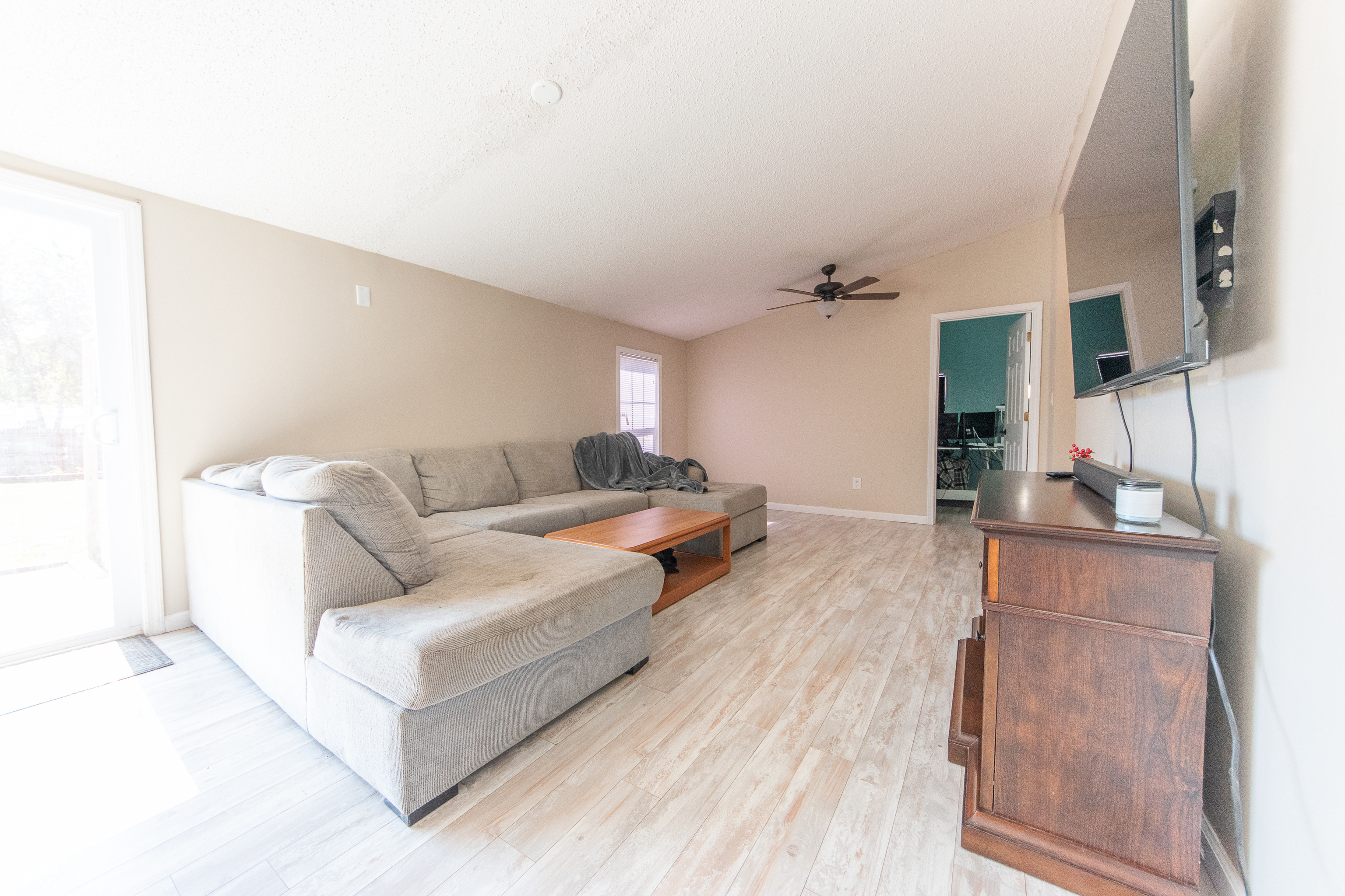 3333 Spring Valley Drive Columbus, IN 47203 - Photo 5 of 25 Gallery Image 5