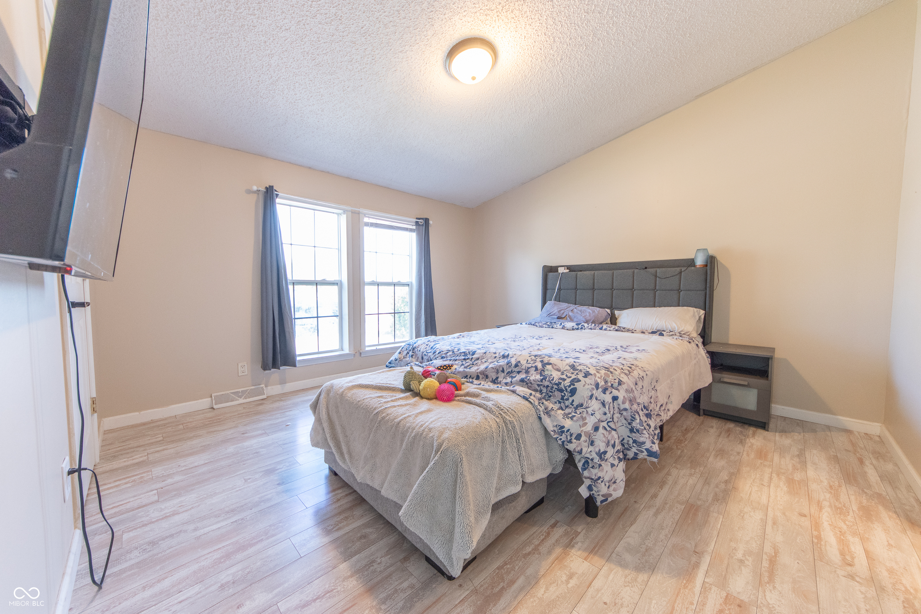 3333 Spring Valley Drive Columbus, IN 47203 - Photo 10 of 25 Gallery Image 10
