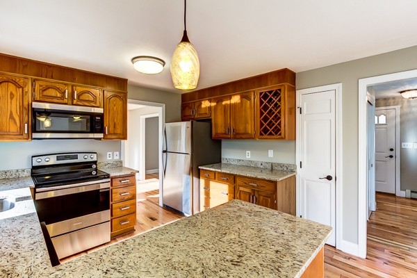 47 Upton Road Westborough, MA 01581 - Photo 7 of 30 Gallery Image 7