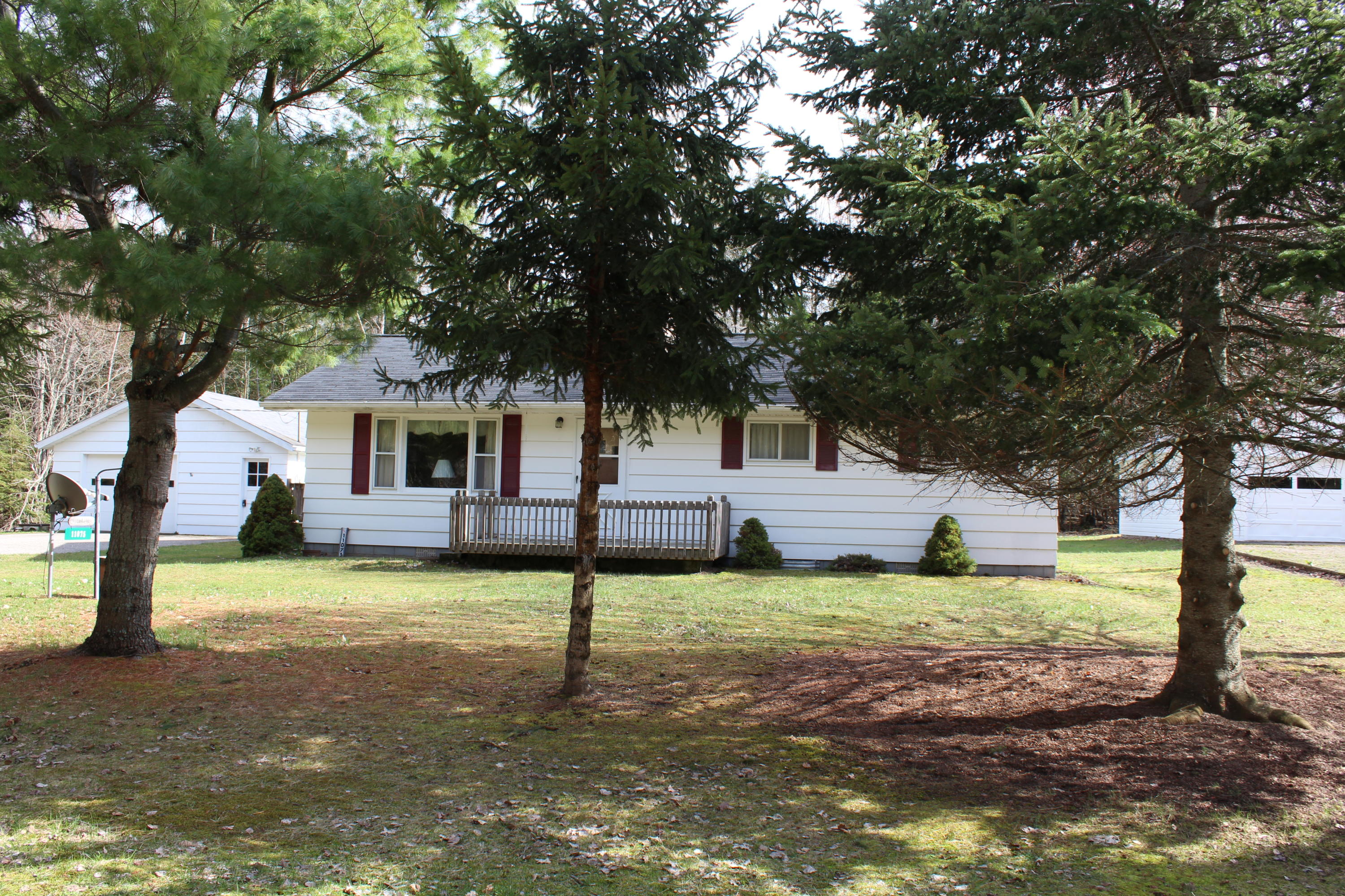 11075 Kings Point Road Alanson, MI 49706 - Photo 32 of 39 Gallery Image 32