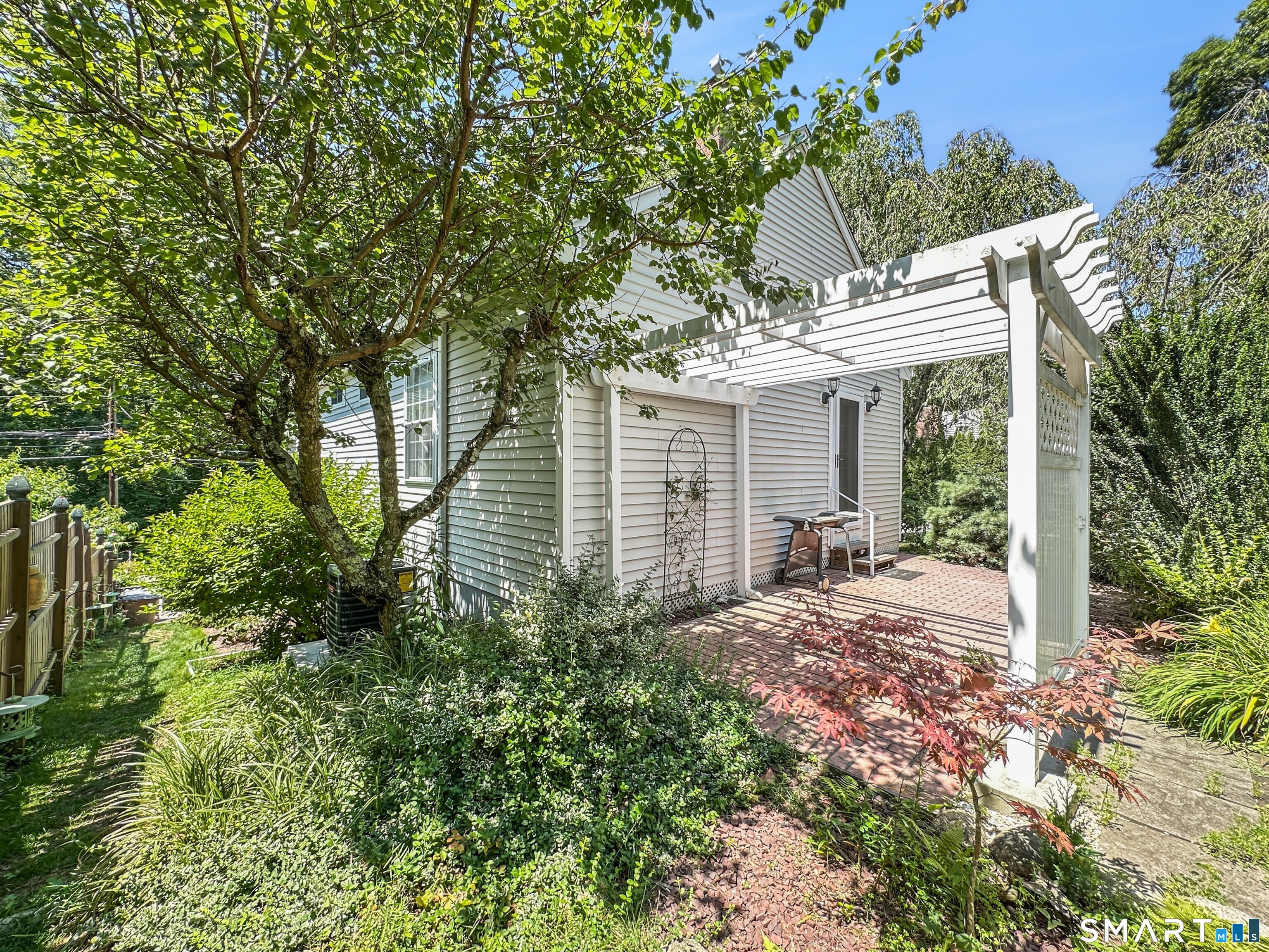 120 Giants Neck Road East Lyme, CT 06357 - Photo 6 of 37 Gallery Image 6