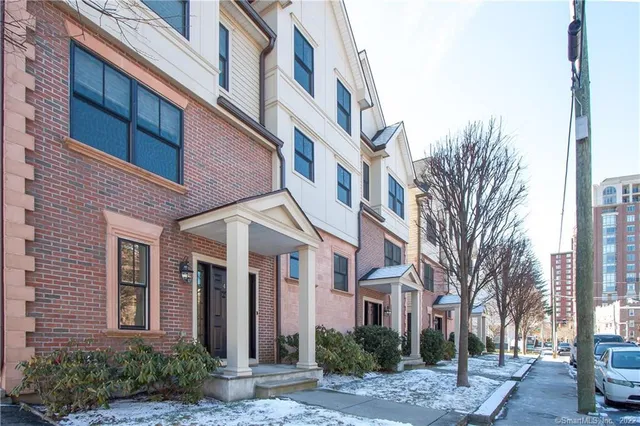 $4,300 | 109 Forest Street, Unit 5, Stamford, CT 06901