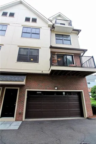 $4,300 | 109 Forest Street, Unit 5, Stamford, CT 06901