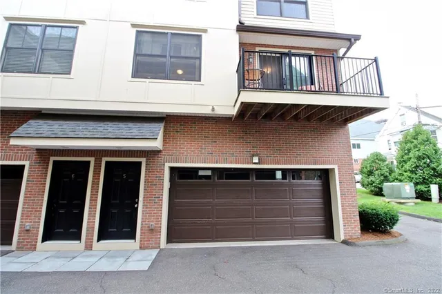 $4,300 | 109 Forest Street, Unit 5, Stamford, CT 06901