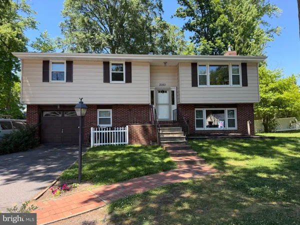 $385,000 | 1080 Bennett Drive, Woodbury, NJ 08096