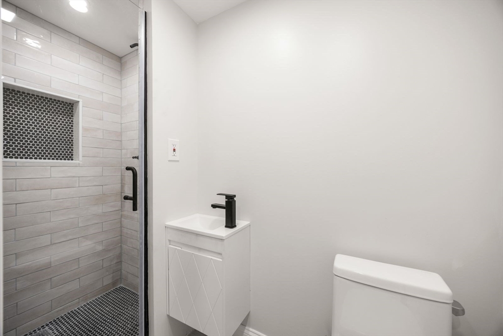 4 Mead St Court Boston, MA 02129 - Photo 10 of 32