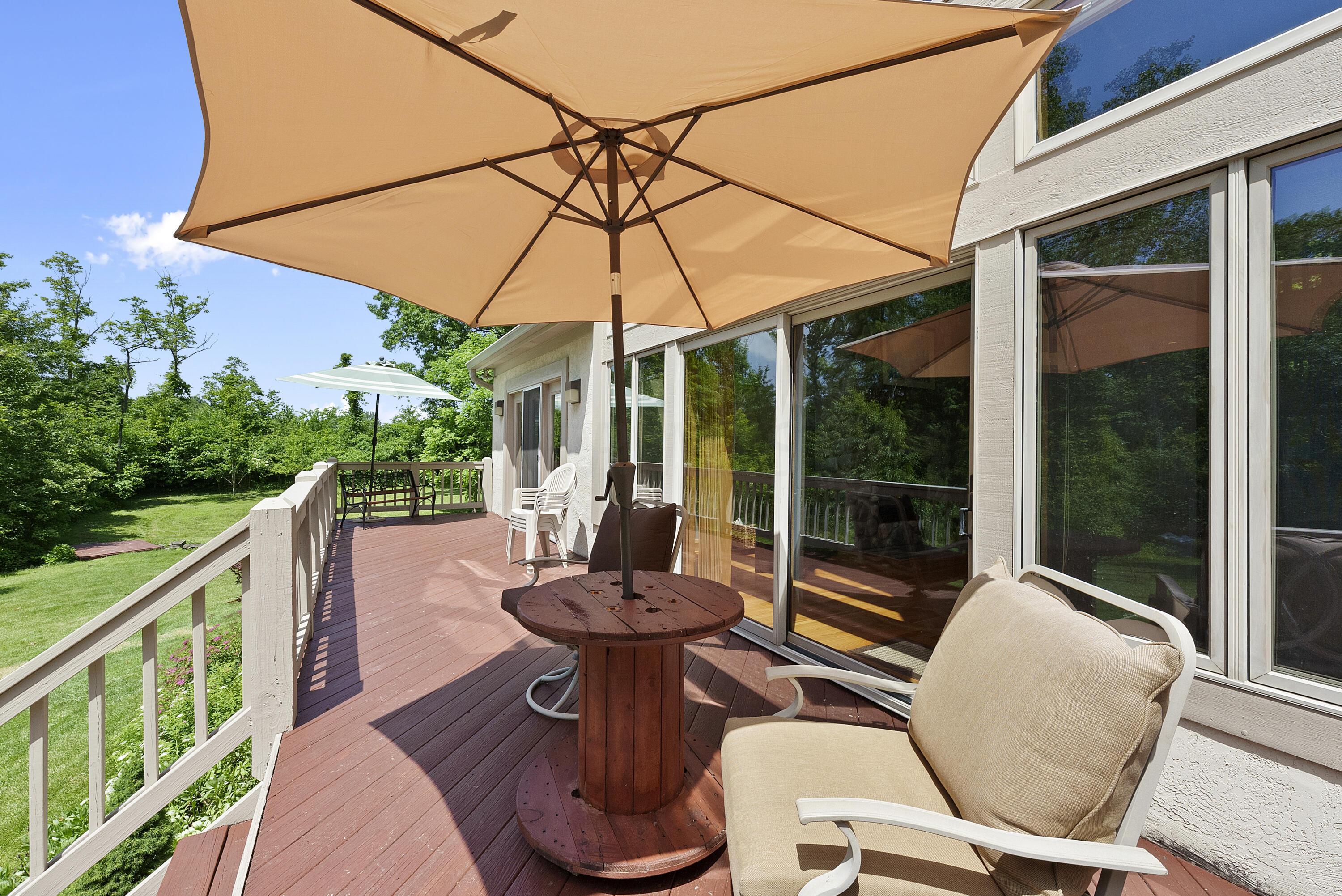6885 Lewis Center Road Galena, OH 43021 - Photo 43 of 50 Deck