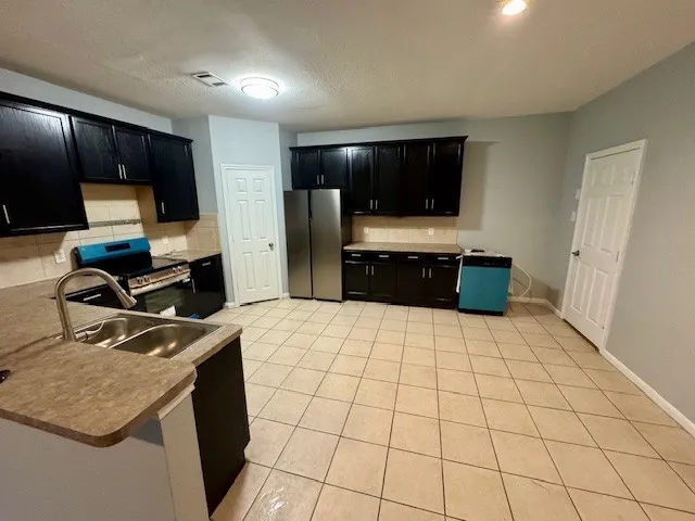 $2,150 | 12511 Silver Cup, Houston, TX 77014