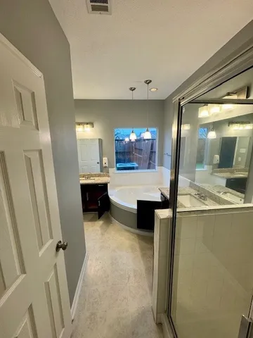 $2,150 | 12511 Silver Cup, Houston, TX 77014