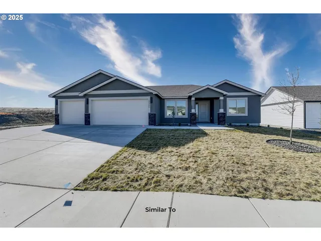$383,850 | 153 Southwest Eagle Drive, Boardman, OR 97818