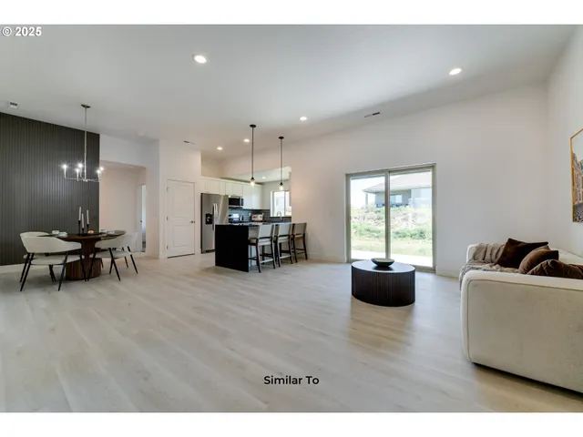 $383,850 | 153 Southwest Eagle Drive, Boardman, OR 97818