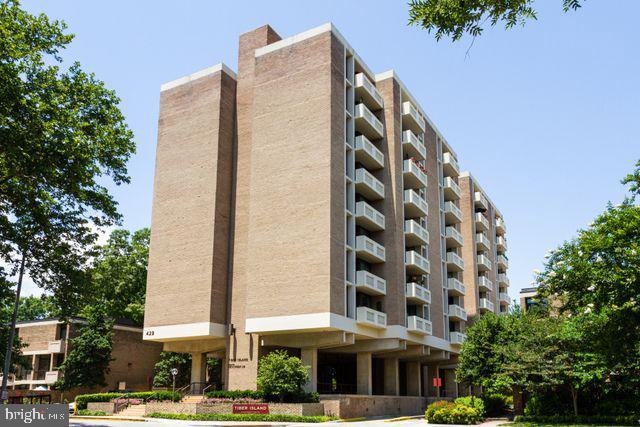 1245 4th Street Southwest, Unit E110 Washington, DC 20024 - Photo 2 of 25 Tiber Island East Building
