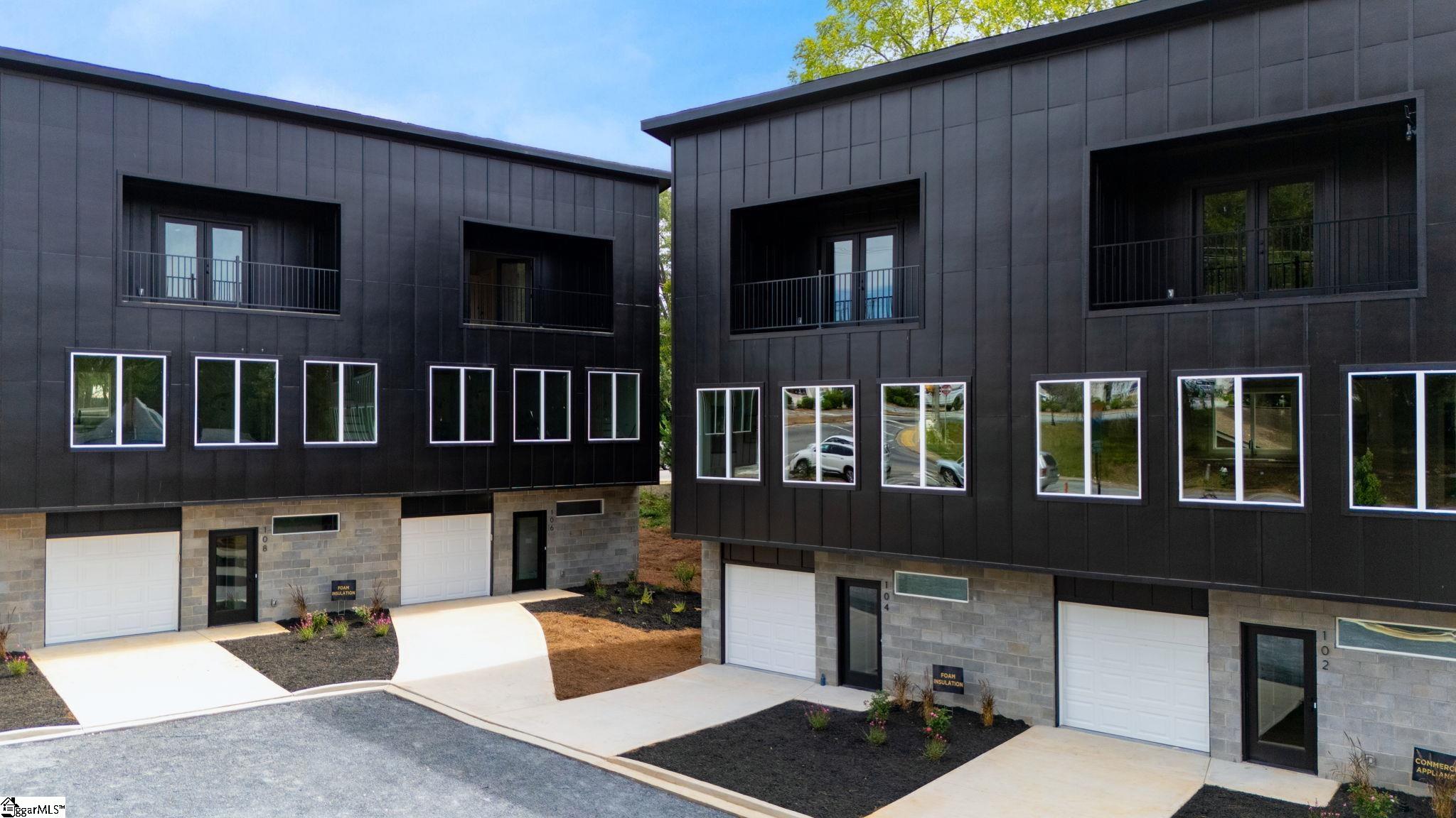 104 Textile Court Easley, SC 29640 - Photo 4 of 30