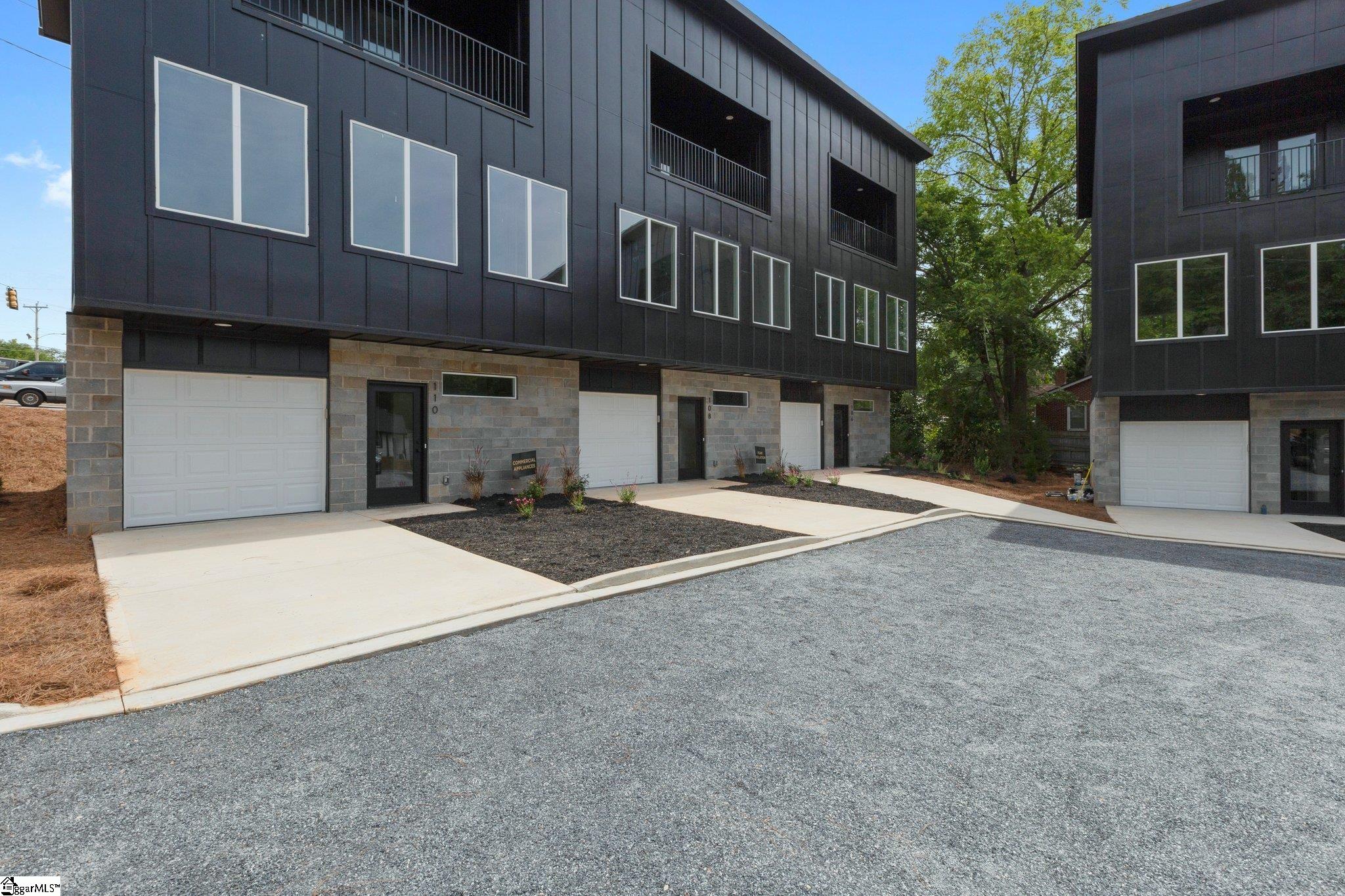 104 Textile Court Easley, SC 29640 - Photo 6 of 30