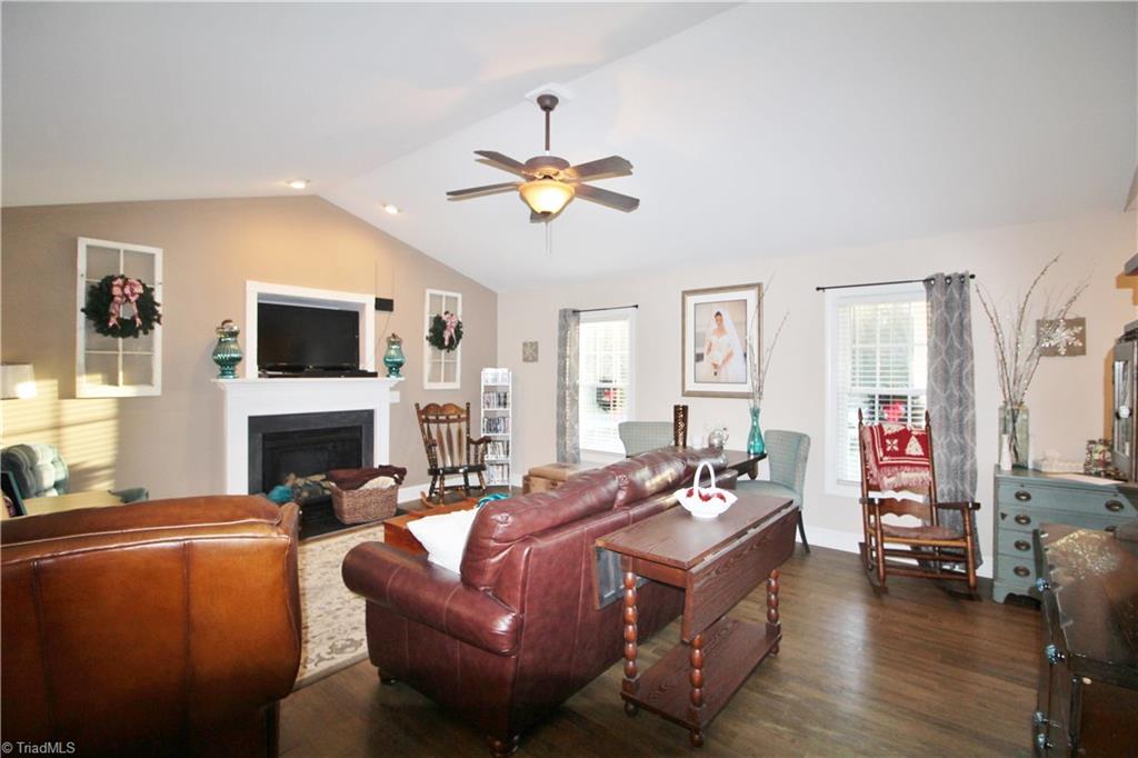 4307 Lormar Road Greensboro, NC 27406 - Photo 3 of 18 Gallery Image 3