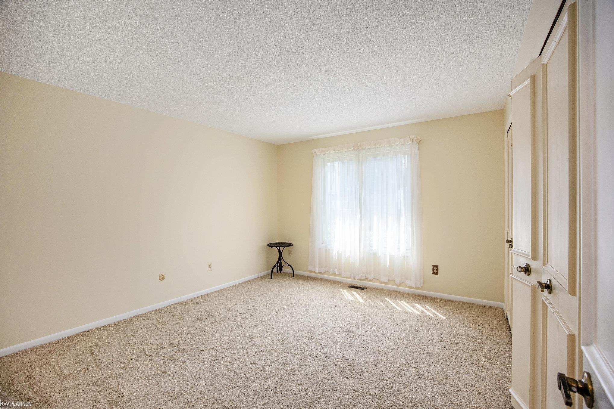 4510 Lakeshore Road Fort Gratiot, MI 48059 - Photo 11 of 22 50184786-8dfa775b-492e-4169-99c2-c46e9d362ea5.JPG