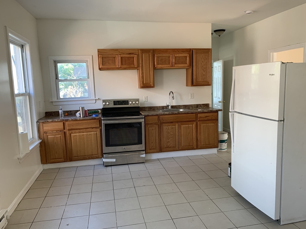 128 Austin Street Worcester, MA 01609 - Photo 12 of 30