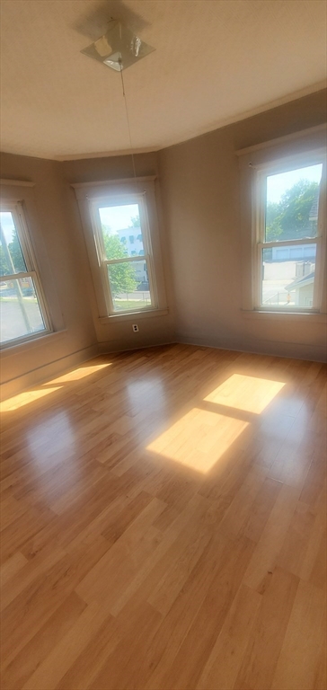 10 Monroe Street Springfield, MA 01109 - Photo 12 of 40