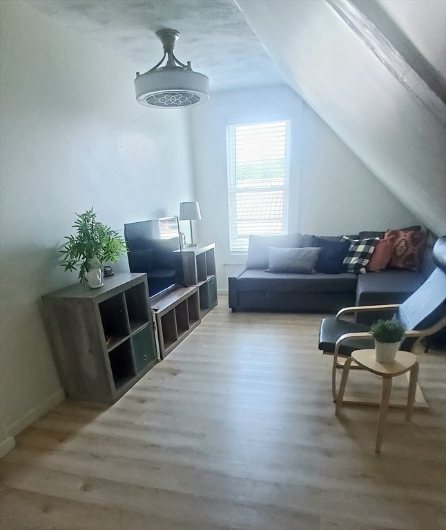 10 Monroe Street Springfield, MA 01109 - Photo 22 of 40