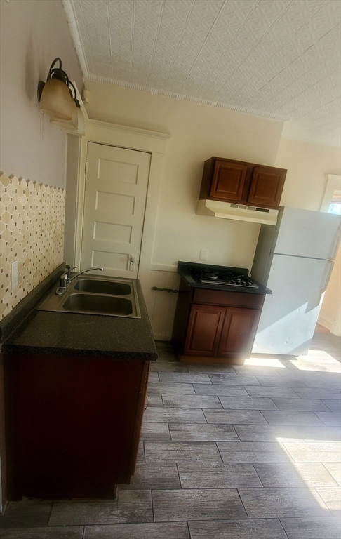 10 Monroe Street Springfield, MA 01109 - Photo 6 of 40