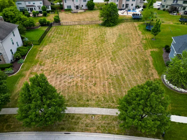 $95,000 | 21350 South Forest View Drive, Shorewood, IL 60404