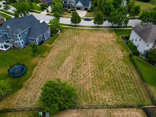 $95,000 | 21350 South Forest View Drive, Shorewood, IL 60404