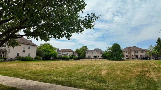 $95,000 | 21350 South Forest View Drive, Shorewood, IL 60404