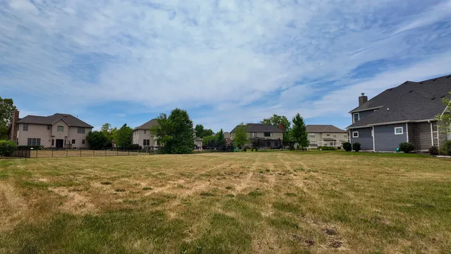 $95,000 | 21350 South Forest View Drive, Shorewood, IL 60404