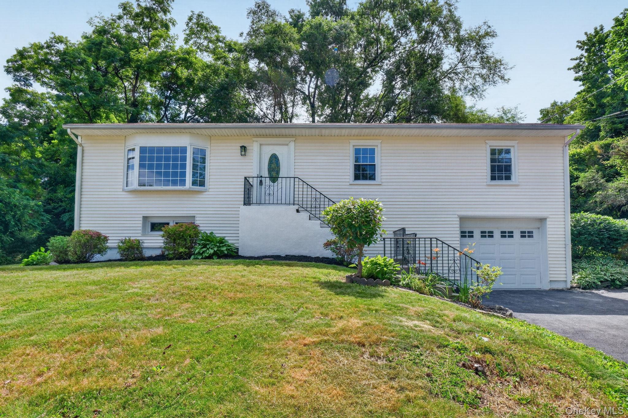 20 Muscoot Road West Mahopac, NY 10541 - Photo 1 of 30