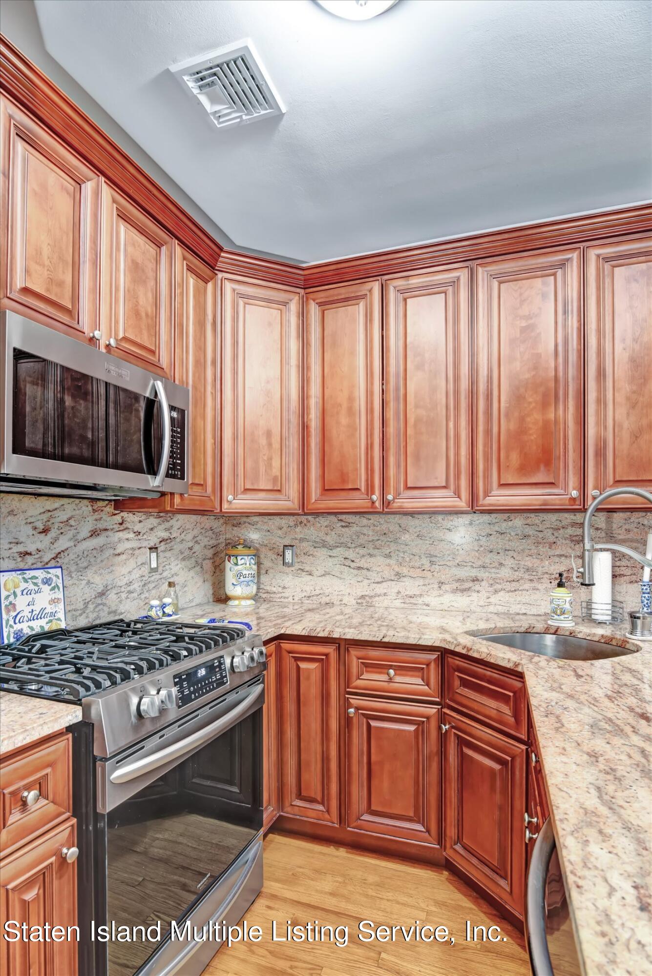 4654 Amboy Road, Unit 2B Staten Island, NY 10312 - Photo 11 of 25 11-Kitchen