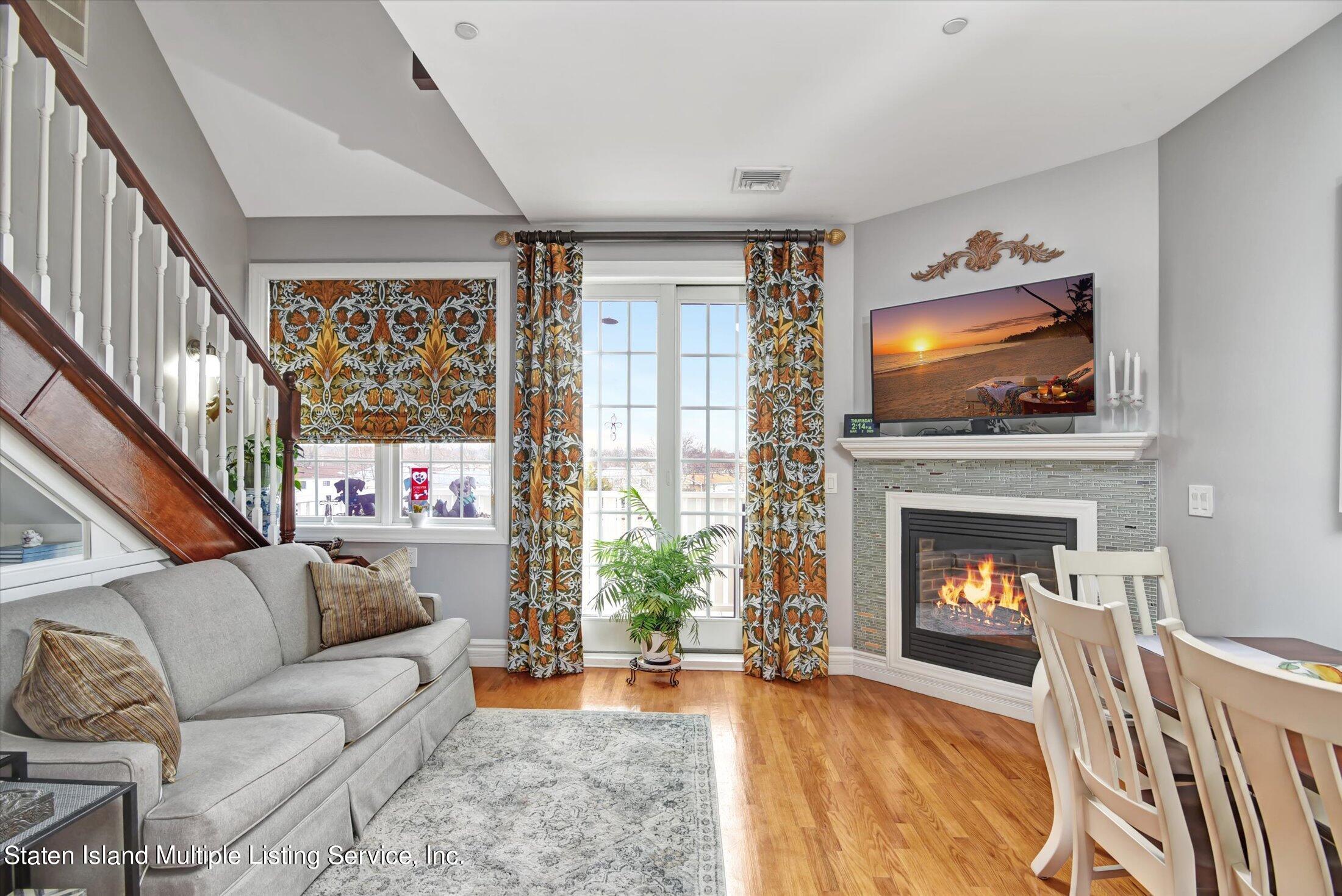 4654 Amboy Road, Unit 2B Staten Island, NY 10312 - Photo 7 of 25 07-Living Room & Dining Room