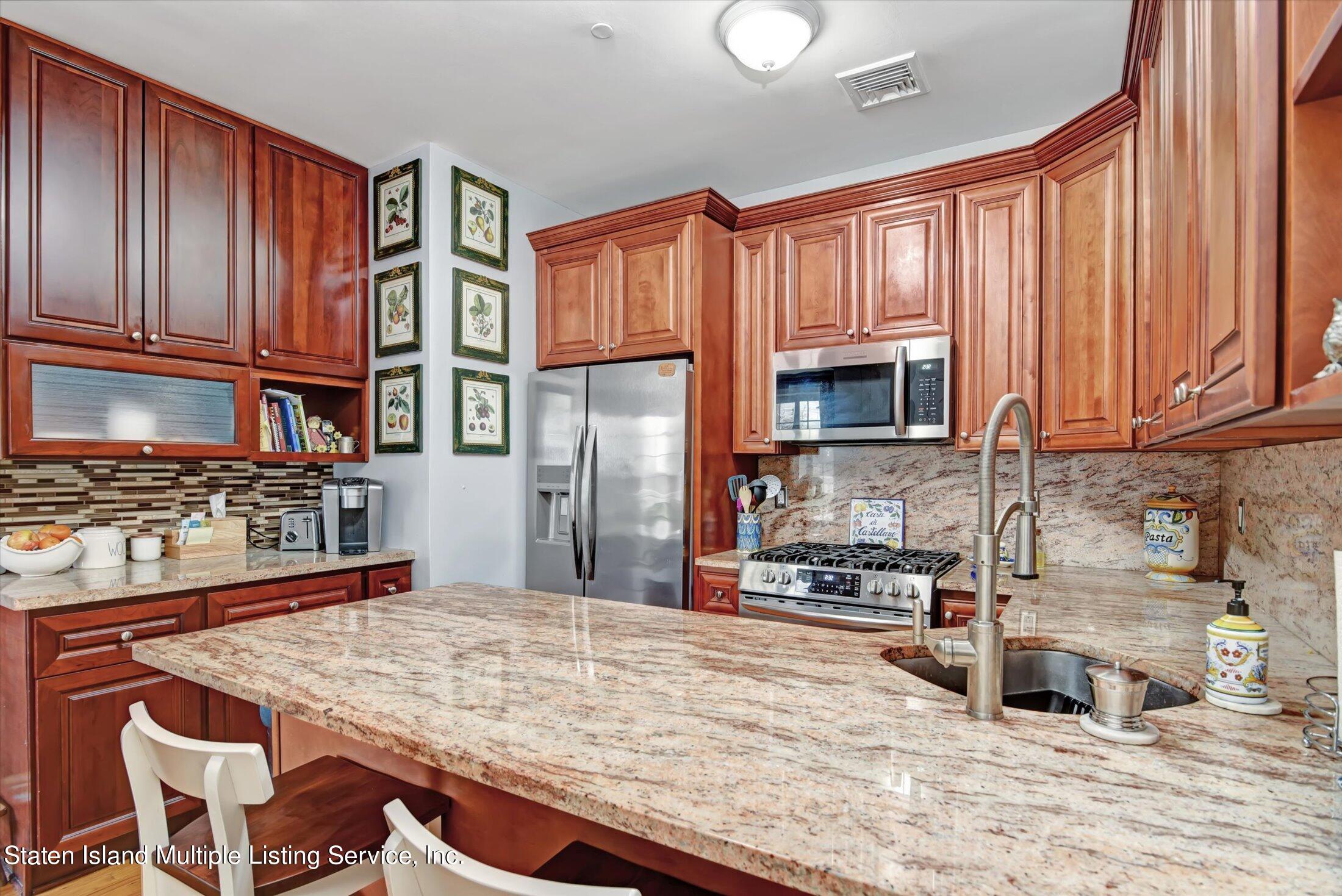 4654 Amboy Road, Unit 2B Staten Island, NY 10312 - Photo 8 of 25 08-Kitchen